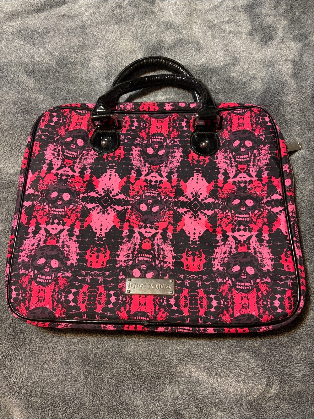 Betsey Johnson Pink and Black Skull Print Laptop Case